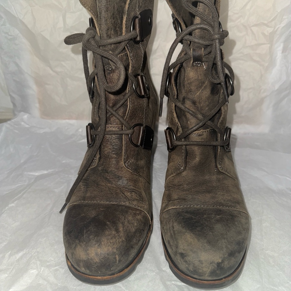 Sorel Joan of Arctic Brown Lace-Up Women's Boots size 8.5
